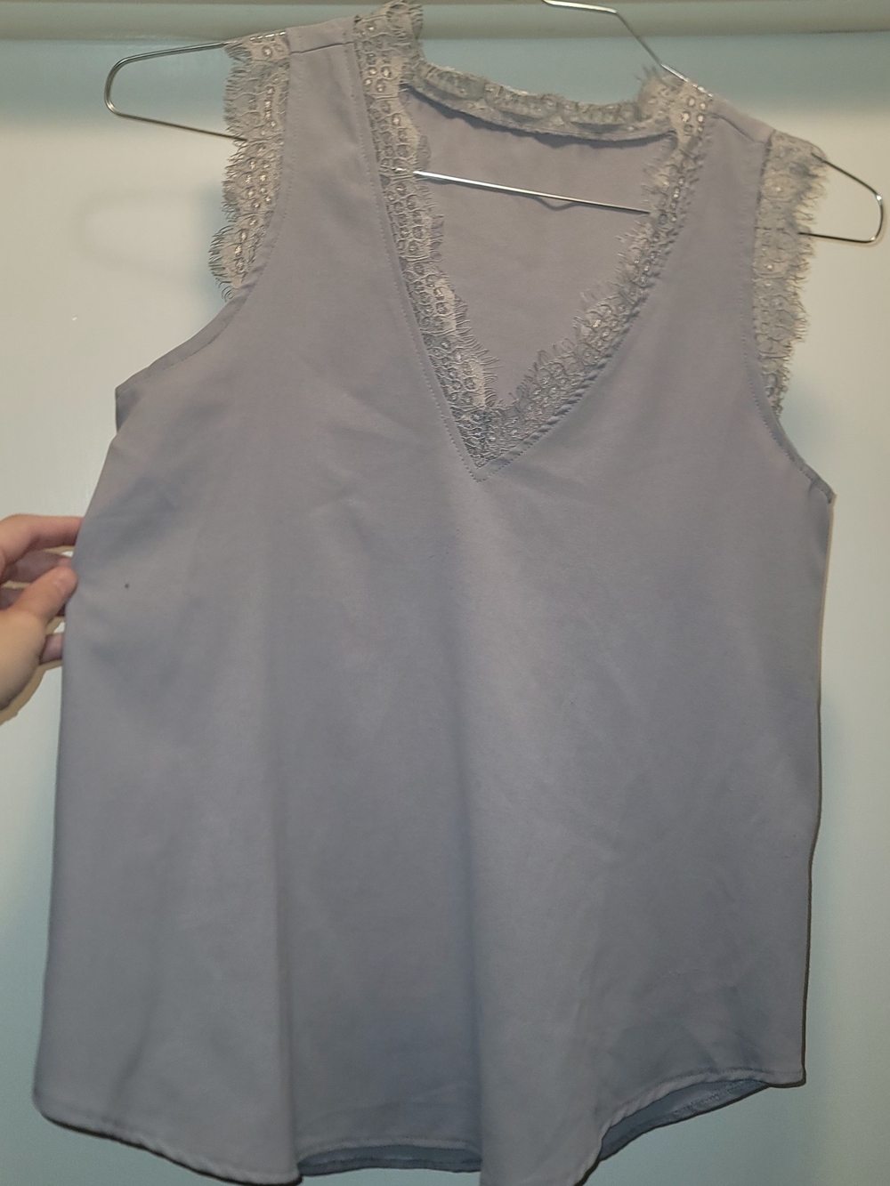 Lace Trim V-Neck Sleeveless Camisole - Light Gray